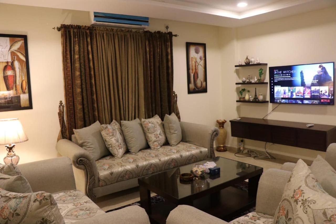 Elegant & Charming One Bed Apartment In Bahria Town Rawalpindi Exterior photo