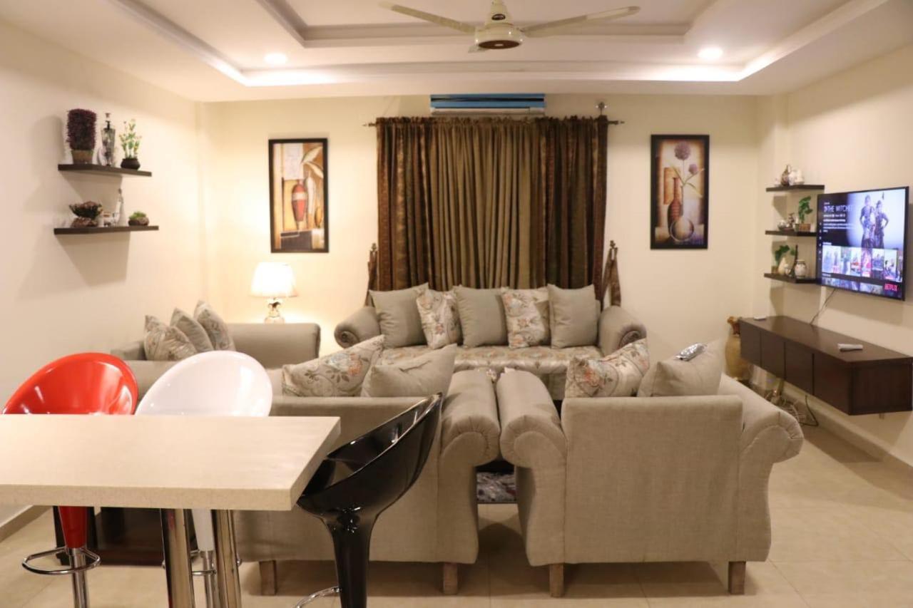 Elegant & Charming One Bed Apartment In Bahria Town Rawalpindi Exterior photo