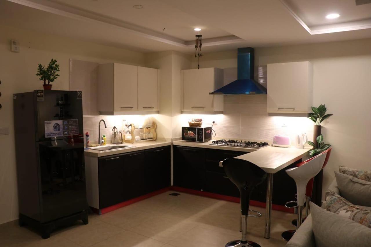 Elegant & Charming One Bed Apartment In Bahria Town Rawalpindi Exterior photo