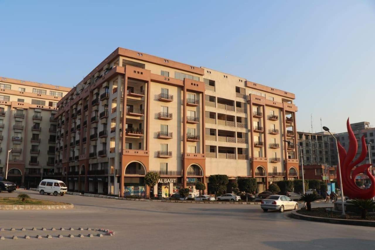 Elegant & Charming One Bed Apartment In Bahria Town Rawalpindi Exterior photo